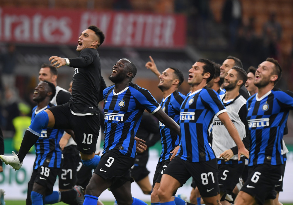 莱奥头发被拽找阿切尔比理论，后者：敢再指我就掰断你手指头